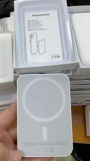 10,000mAh Magnetic Wireless Power Bank – Snap & Charge On the Go
